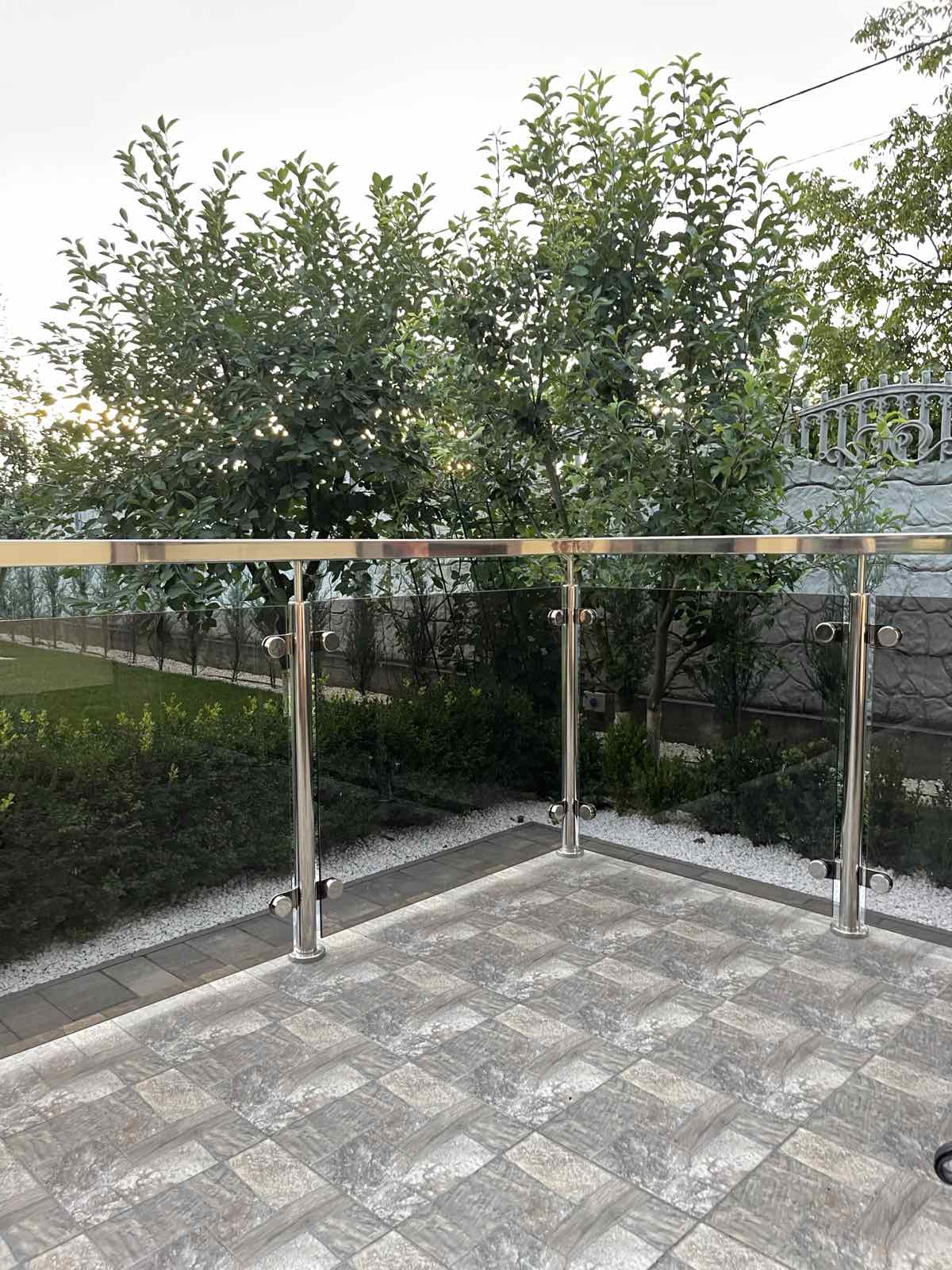 Перила зі склом